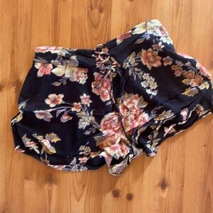 Billabong | Floral Tie Lace Up Shorts
